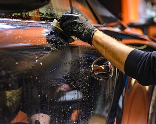 Co jest lepsze mikrofibra czy bawełna?