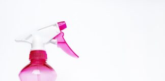 Jak działają detergenty?