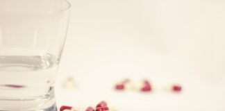 Czego nie wolno popijać wodą?